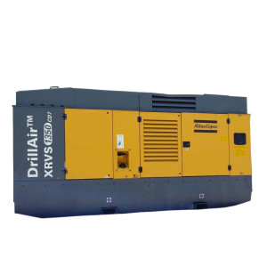 کمپرسور سیاه قابل حمل XRVS1350 429 KW و ظرفیت مخزن دیزل 975 L راه حل نهایی تلفن همراه