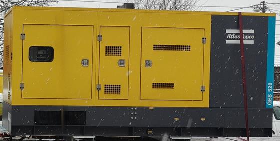 ژنراتور برق خنک کننده آب QES520 برای محیط کار دمای 10/50 C 5700 KG